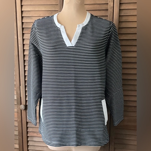 Croft & Barrow V Cut Full Front Pocket Pullover Shirt - Picture 1 of 12